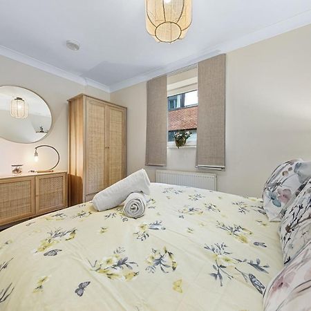 Tranquil 2 Bedroom Apartment Close To St. Paul'S Cathedral Londra Esterno foto